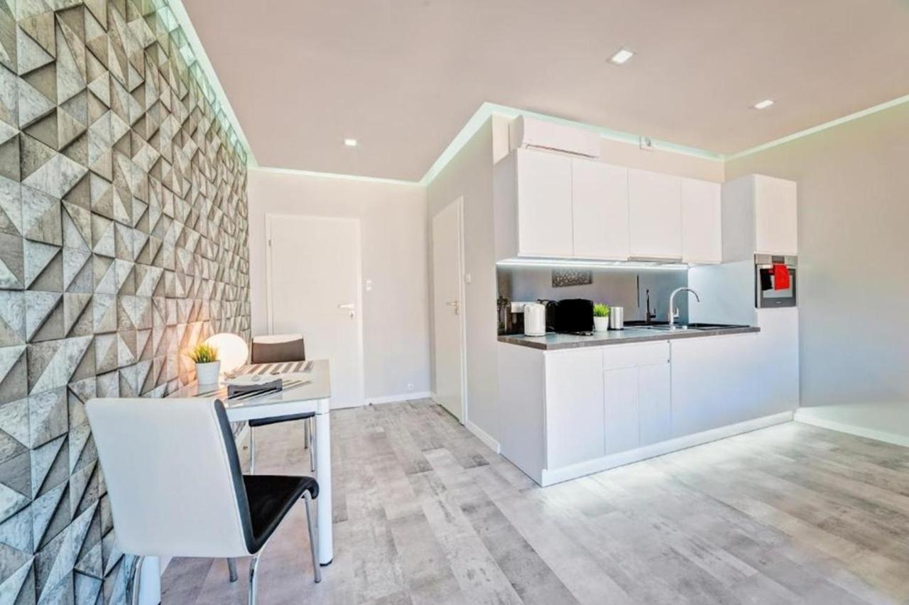 Good Time Apartments - Boznicza 1 I Male Garbary 8 Poznan Ngoại thất bức ảnh