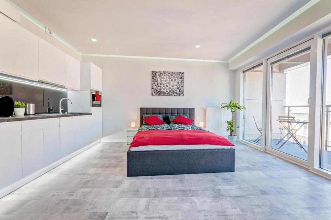 Good Time Apartments - Boznicza 1 I Male Garbary 8 Poznan Ngoại thất bức ảnh