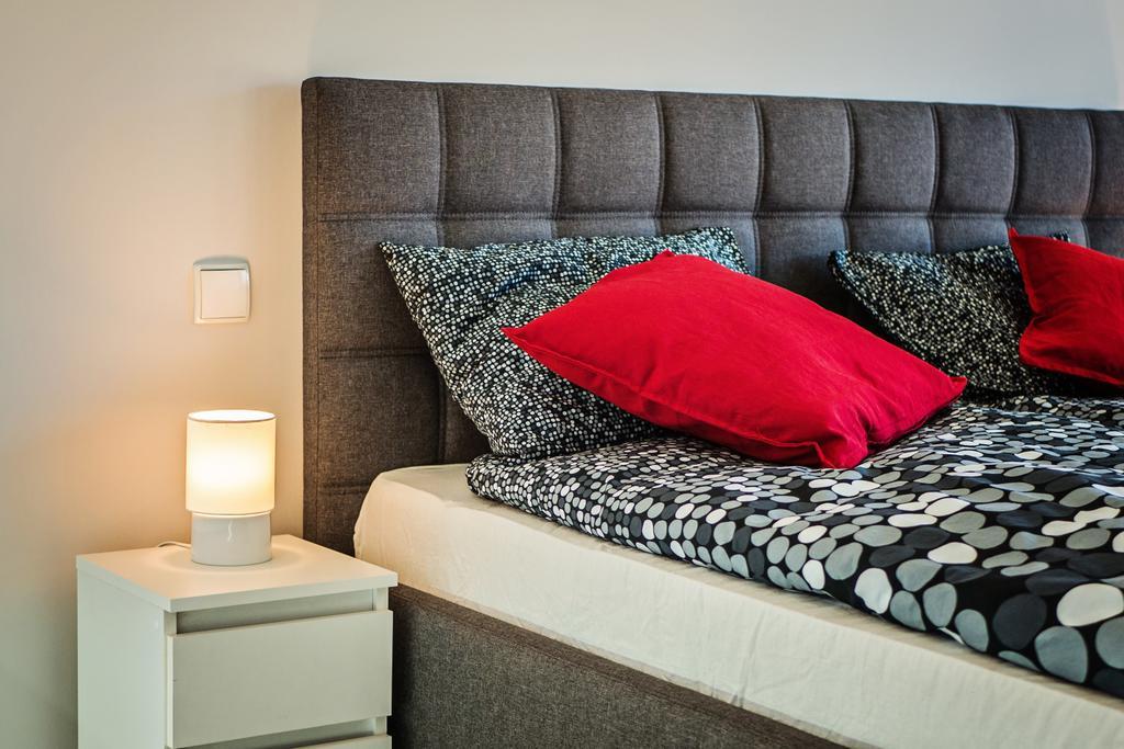Good Time Apartments - Boznicza 1 I Male Garbary 8 Poznan Ngoại thất bức ảnh