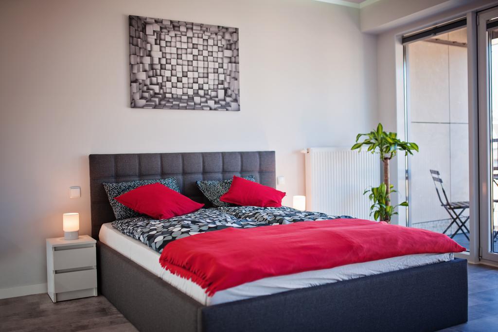 Good Time Apartments - Boznicza 1 I Male Garbary 8 Poznan Ngoại thất bức ảnh
