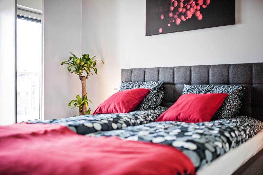 Good Time Apartments - Boznicza 1 I Male Garbary 8 Poznan Ngoại thất bức ảnh