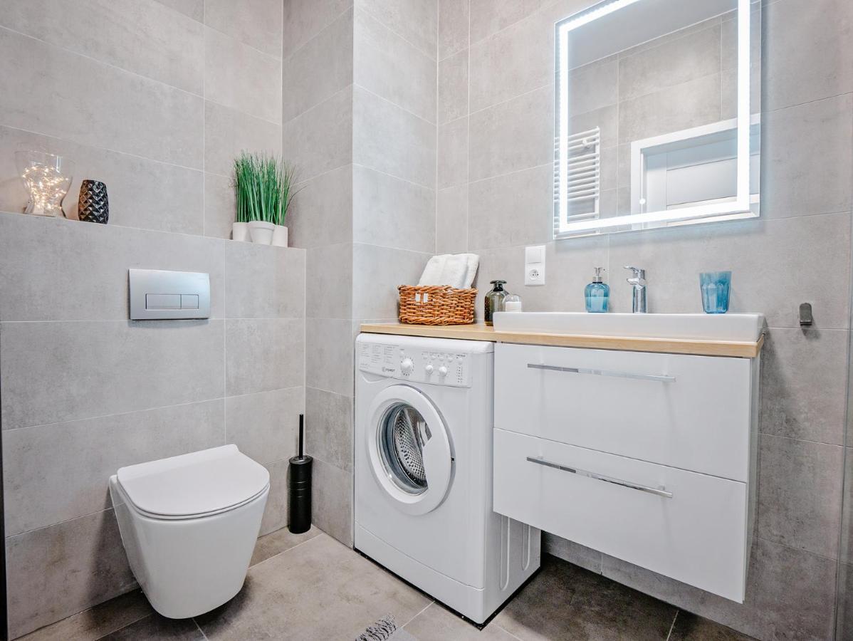 Good Time Apartments - Boznicza 1 I Male Garbary 8 Poznan Ngoại thất bức ảnh